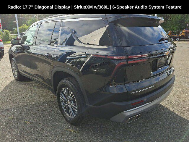 Used 2024 Chevrolet Traverse LT AWD/4WD image 7