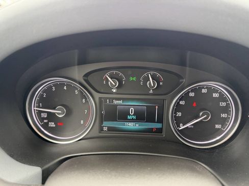 Used 2018 Buick Enclave Essence image 9