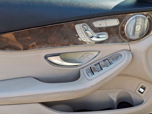 Used 2015 Mercedes-Benz C 300 4MATIC Sedan image 9