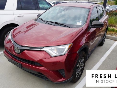 Used 2018 Toyota RAV4 LE FWD image 1