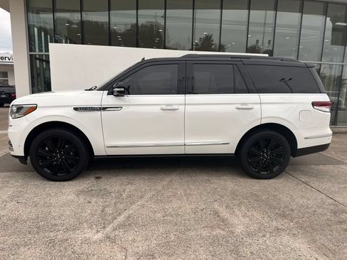 Used 2024 Lincoln Navigator Black Label AWD/4WD image 2