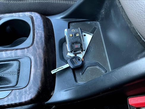 Used 2022 GMC Canyon Denali image 36