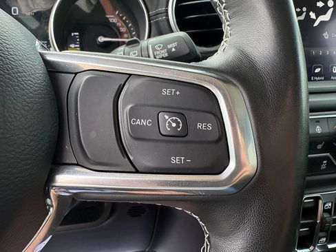 Used 2023 Jeep Wrangler Unlimited Sahara w/ Cold Weather Group AWD/4WD image 19