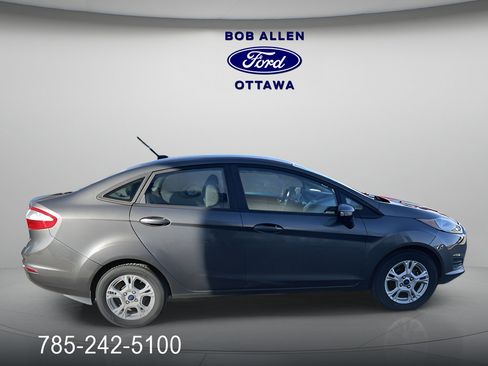Used 2015 Ford Fiesta SE image 6