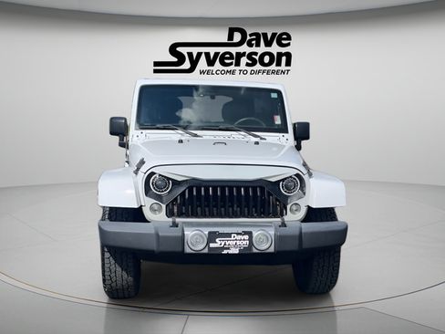Used 2018 Jeep Wrangler Unlimited Sahara AWD/4WD image 2