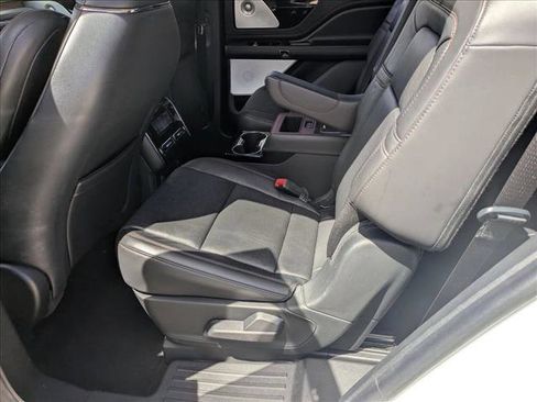 Used 2022 Lincoln Aviator Reserve w/ Equipment Group 201A RWD image 16