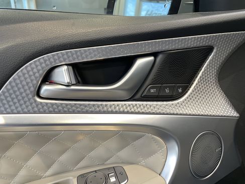 Used 2023 Genesis G70 3.3T w/ Sport Prestige Package RWD image 15