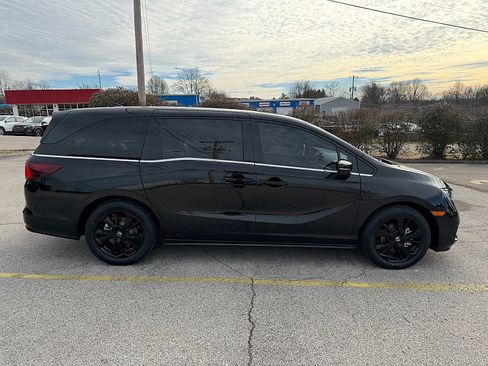 Used 2023 Honda Odyssey Sport image 10