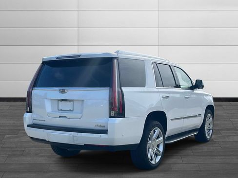 Used 2020 Cadillac Escalade Luxury AWD/4WD image 5
