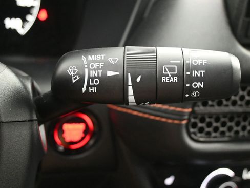 Used 2025 Honda HR-V Sport image 16