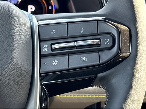 Used 2026 Chevrolet Colorado ZR2 image 14