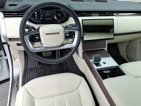 Used 2025 Land Rover Range Rover SE AWD/4WD image 18