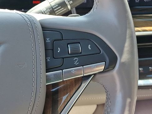 Used 2022 Cadillac Escalade Premium Luxury Platinum AWD/4WD image 23