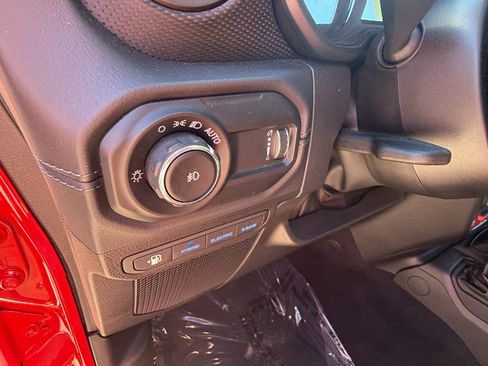 Used 2025 Jeep Wrangler Unlimited Rubicon 4xe w/ Convenience Group image 25