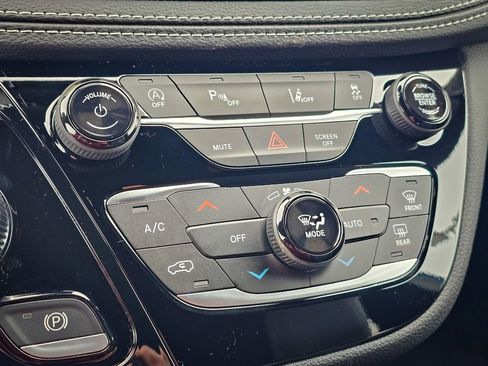 New 2026 Chrysler Pacifica Select image 25