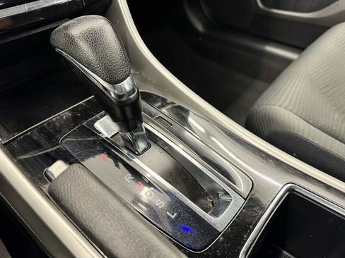 Used 2017 Honda Accord LX image 22