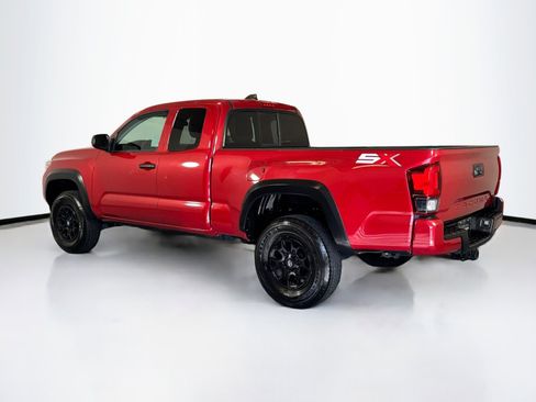 Used 2022 Toyota Tacoma SR image 3