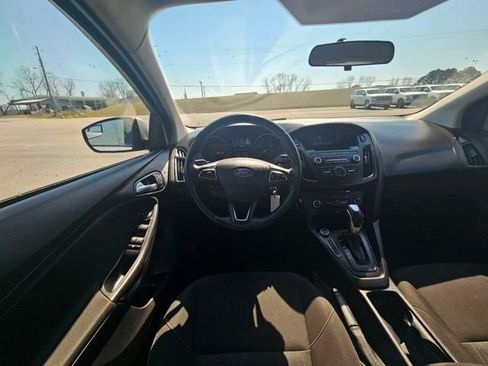 Used 2015 Ford Focus SE w/ SE Sport Package image 13