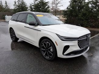 Used 2024 Lincoln Nautilus Reserve video 3