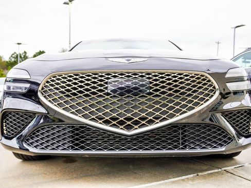 Used 2022 Genesis G70 2.0T image 6