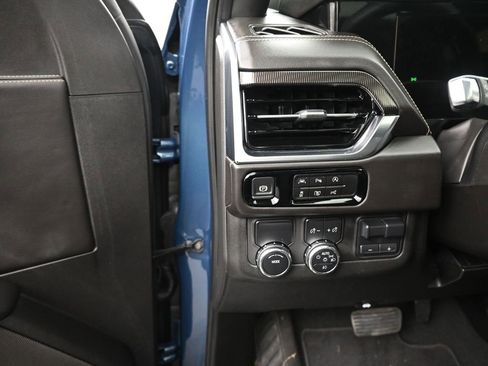 Used 2025 GMC Yukon Elevation w/ Elevation Premium Package image 9