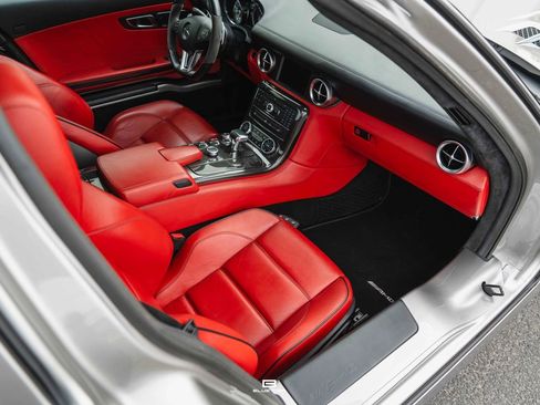 Used 2011 Mercedes-Benz SLS AMG Coupe image 16