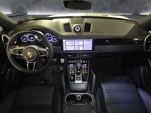 Used 2021 Porsche Cayenne GTS image 11