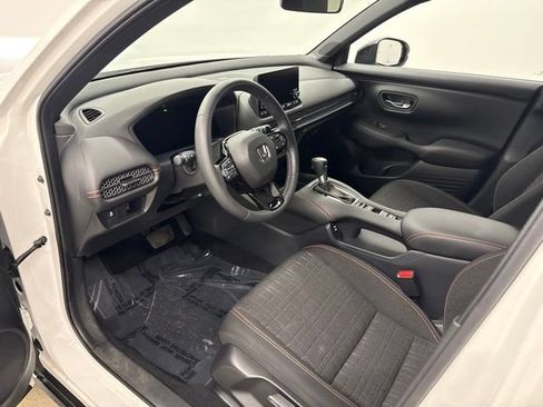 Used 2024 Honda HR-V Sport image 17