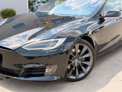 Used 2020 Tesla Model S Long Range AWD/4WD image 3