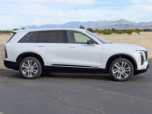 New 2026 Cadillac Vistiq Luxury image 37