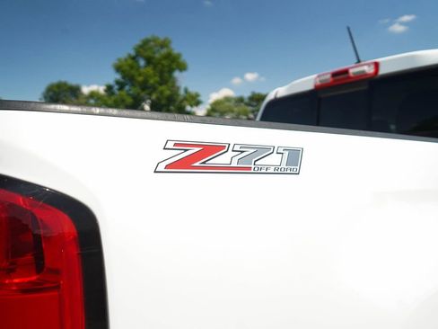 Used 2017 Chevrolet Colorado Z71 AWD/4WD image 19