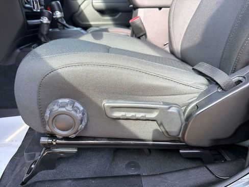 Used 2022 Jeep Wrangler Unlimited Sport image 10