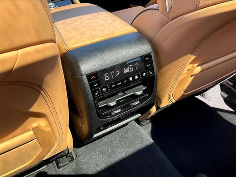 Used 2023 Jeep Grand Cherokee Summit AWD/4WD image 12