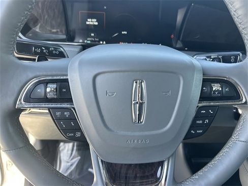 Used 2019 Lincoln Navigator Select w/ Technology Package image 19