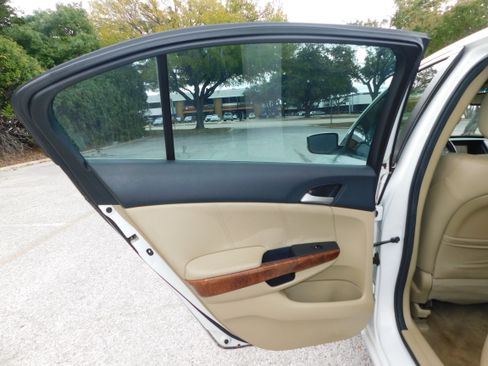 Used 2012 Honda Accord EX-L image 17