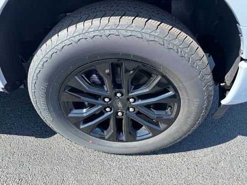 New 2025 Ford F150 Lariat w/ Equipment Group 501A Mid image 27