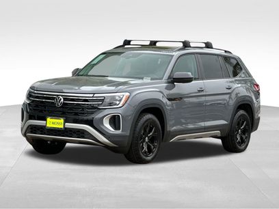 New 2025 Volkswagen Atlas Peak Edition SE