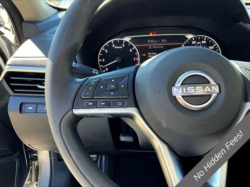 Used 2024 Nissan Altima 2.5 SV FWD image 16