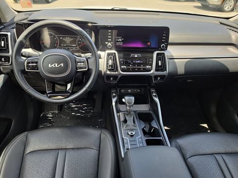 Used 2023 Kia Sorento S w/ Panoramic Sunroof Package FWD image 7