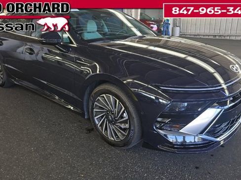 Used 2025 Hyundai Sonata Limited FWD image 2