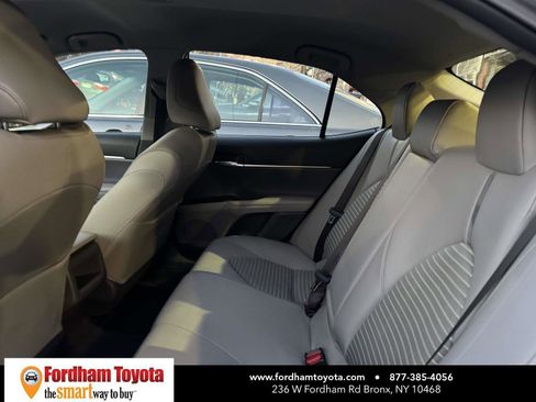 Used 2018 Toyota Camry SE image 8
