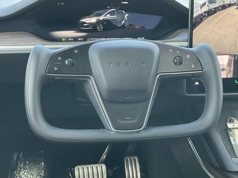 Used 2023 Tesla Model X Standard Range image 7