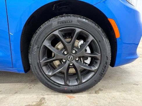 New 2026 Chrysler Pacifica Select w/ S Appearance Package image 29