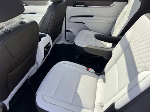 Used 2024 GMC Acadia Denali w/ Super Cruise Package image 20