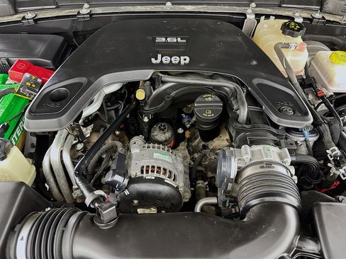 Used 2020 Jeep Wrangler Unlimited Sport S image 38