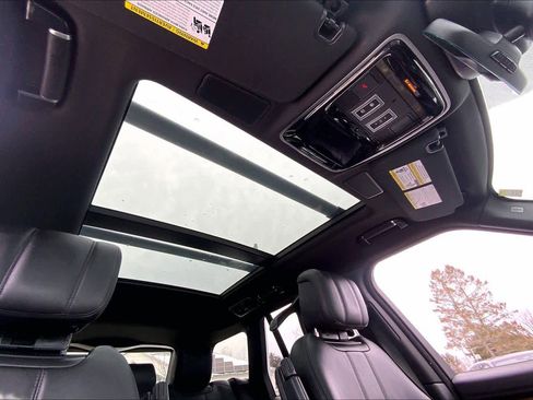 Used 2021 Land Rover Range Rover Westminster Edition image 13