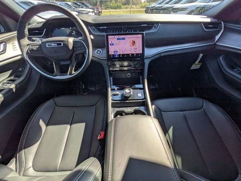 New 2025 Jeep Grand Cherokee L Limited w/ Black Appearance Package image 13