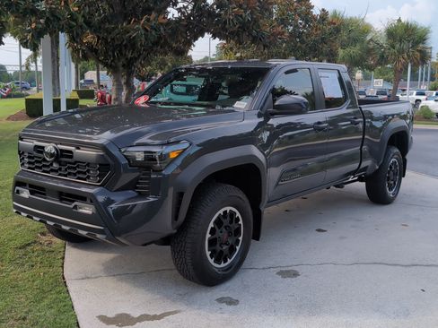 Certified 2026 Toyota Tacoma TRD Off-Road AWD/4WD image 5