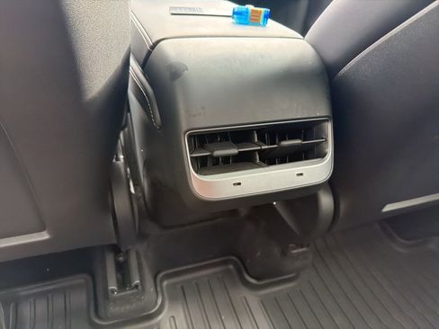 Used 2023 Tesla Model Y Long Range image 30