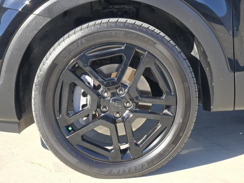 Used 2025 Kia Telluride SX Prestige X-Line image 12